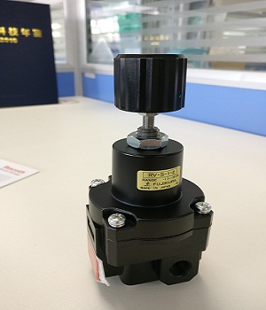 自力可調(diào)式減壓閥構(gòu)造參數(shù)，來控制閥門的開度